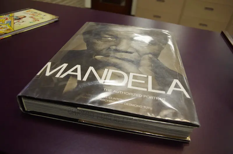 picture of a biography of Nelson Mandela 