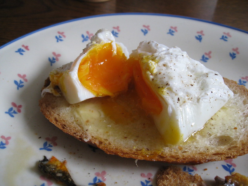 Picture of a poached egg
