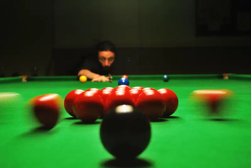 picture of a person playing snooker