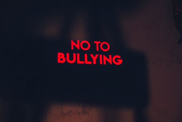 picture with the word "No to bullying"