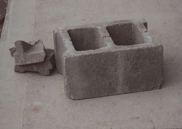 picture of a cinder block