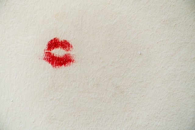 picture of a woman's lipstick kiss mark on a white cloth