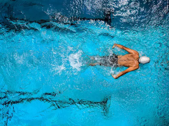 Picture of a man doing a breaststroke 