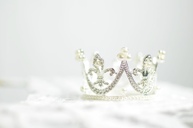 Picture of a crown