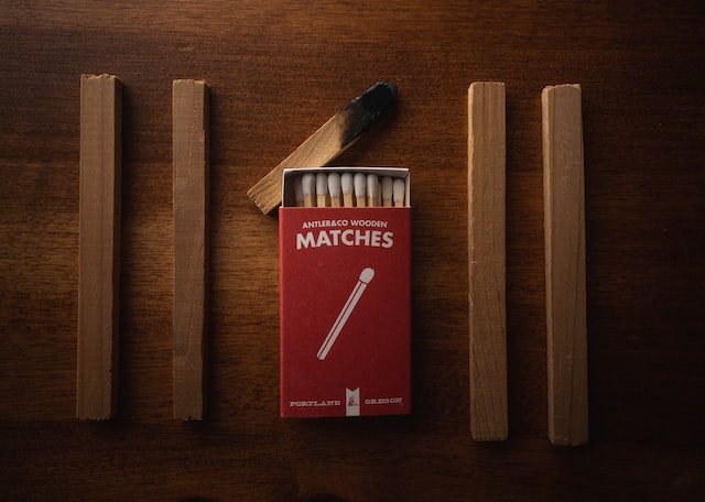 picture of a box of matches 