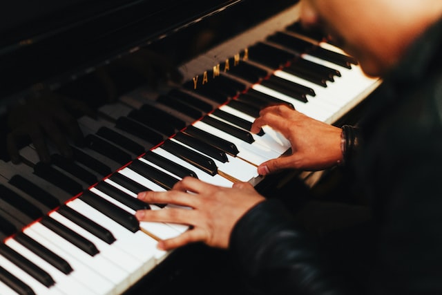 Picture of a man playing the piano