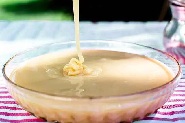 Picture of a bowl of condensed milk