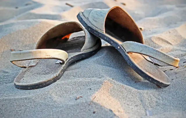 picture of a pair of sandals