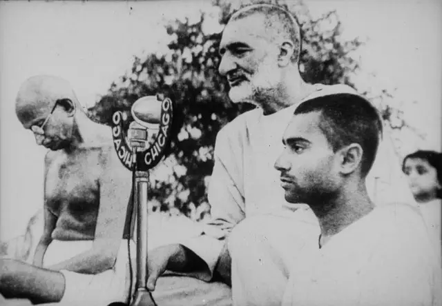 Picture of Gandhi and Abdul Ghaffar Khan 