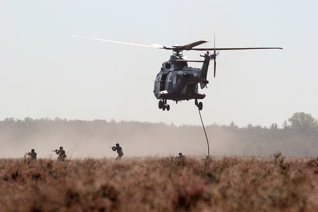 Picture of soldiers conducting an air assault 