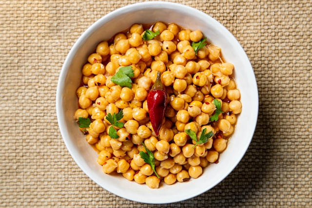 Picture of a bowl of chickpeas 