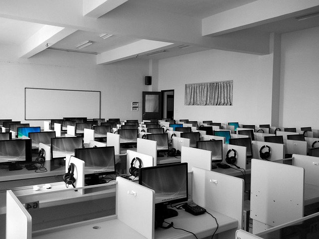 Picture of a computer lab