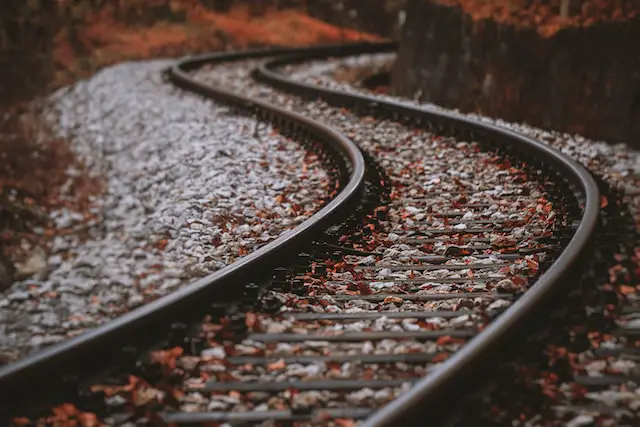 Picture of railroad tracks