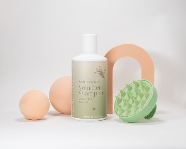 Picture of a bottle of shampoo