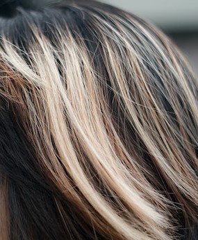 Picture of a persons highlighted hair 