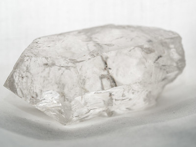picture of a quartz crystal 
