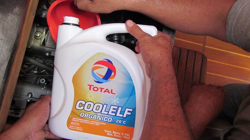 picture of a can of coolant 