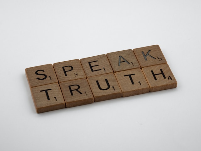 picture with the words "speak truth" - a quality of honesty 