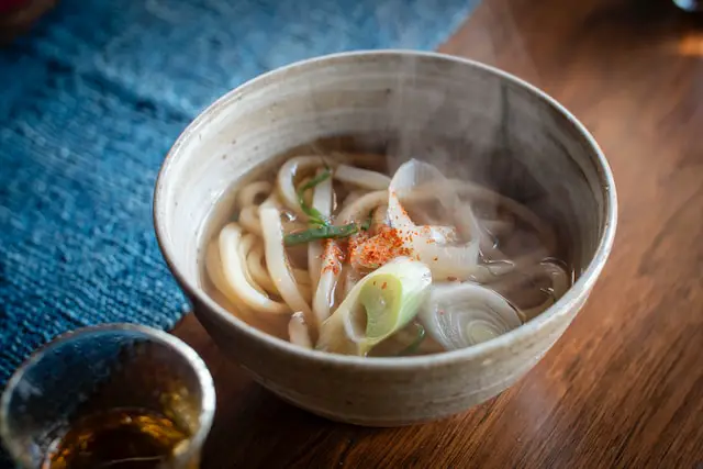 picture of a bowl of udon noodles