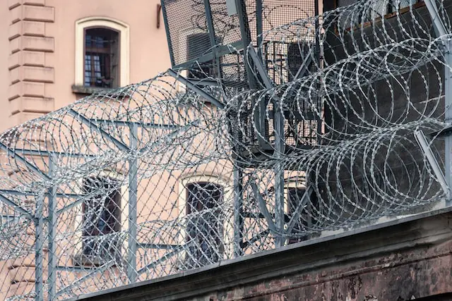 picture of a prison 