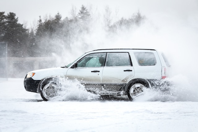 picture of an all wheel drive (AWD) vehicle 