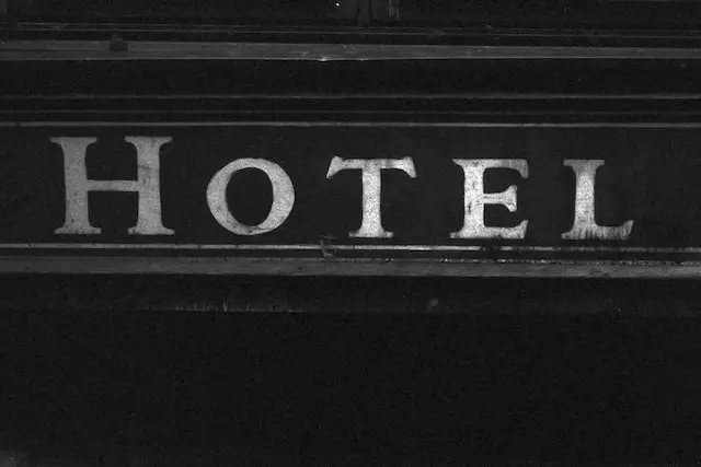 Picture with the words "hotel" 