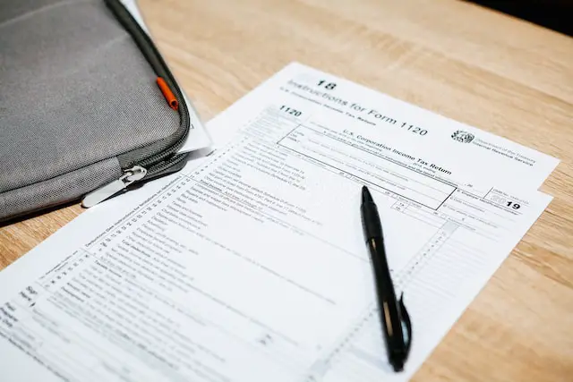 picture of a tax form