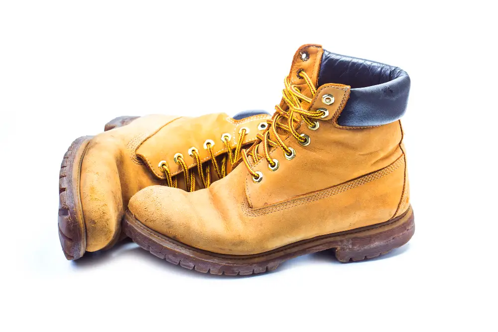 picture of a pair of safety toe boots 