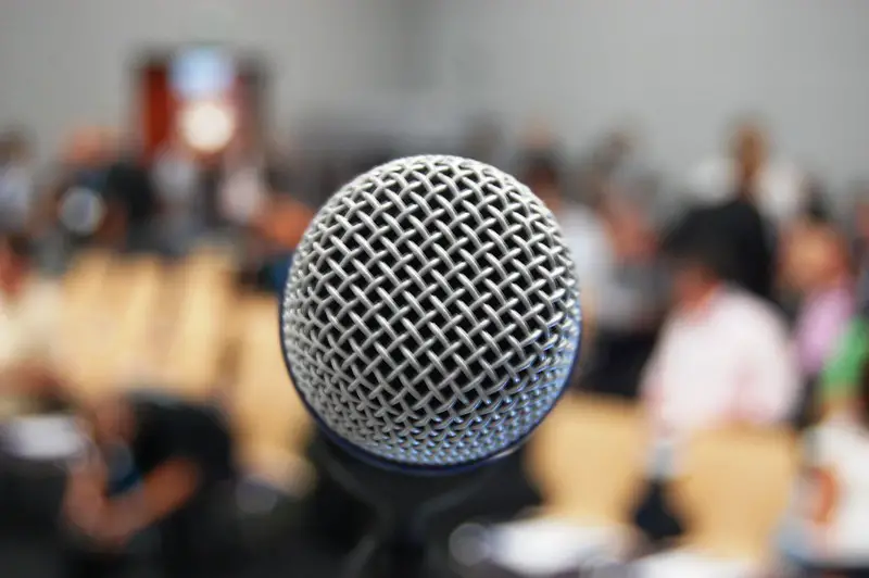 picture of a microphone 