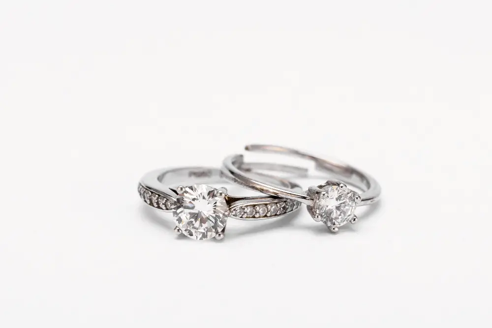 picture of white gold rings