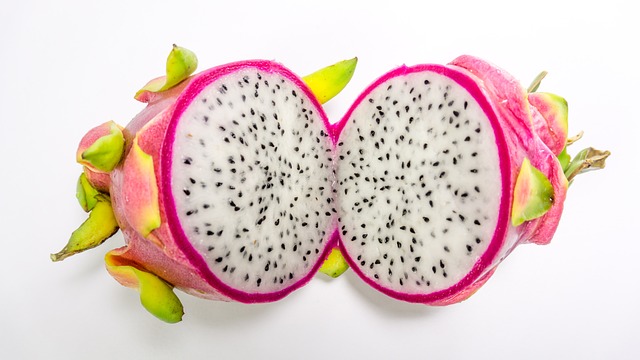 picture of red dragon fruit 