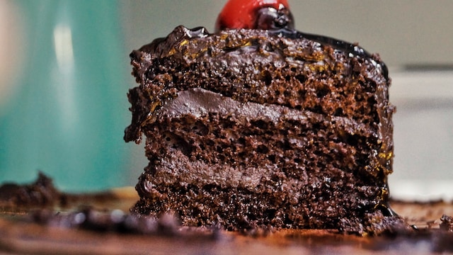 picture of a piece of mud cake