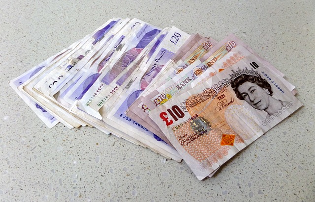 picture of pound sterling notes
