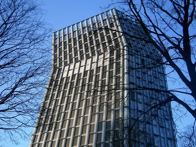 picture of a skyscraper 