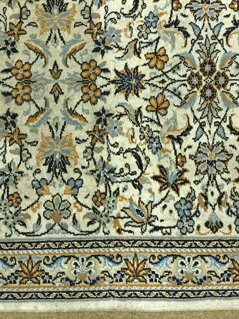 picture of an oriental rug