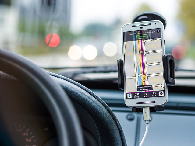 picture of a car using navigation app 
